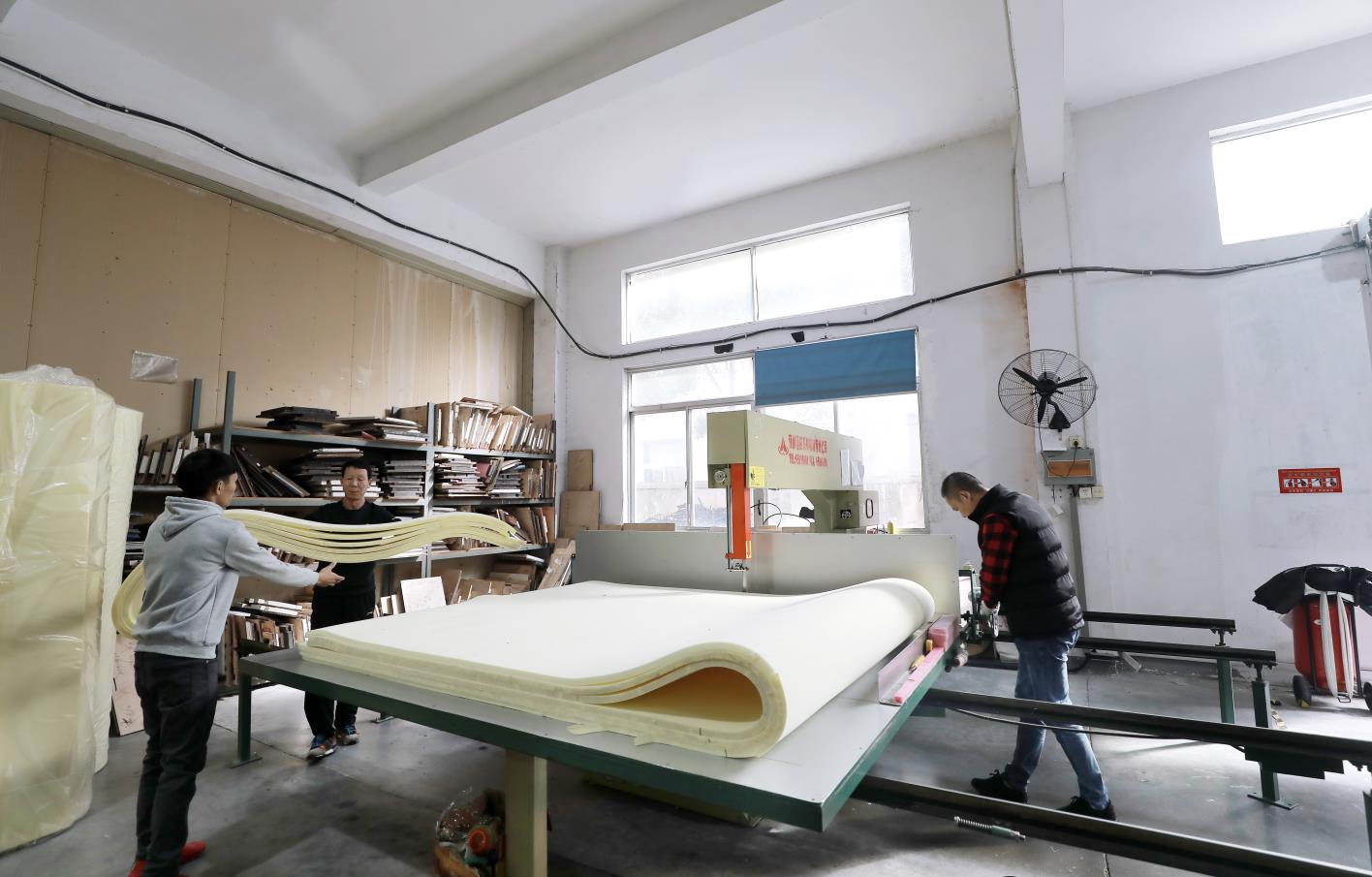 海綿內(nèi)襯的切割工藝是什么樣的？