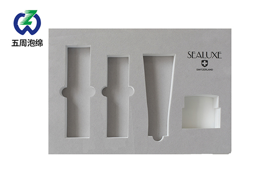 關于化妝品內(nèi)襯定做的第一步驟是什么？